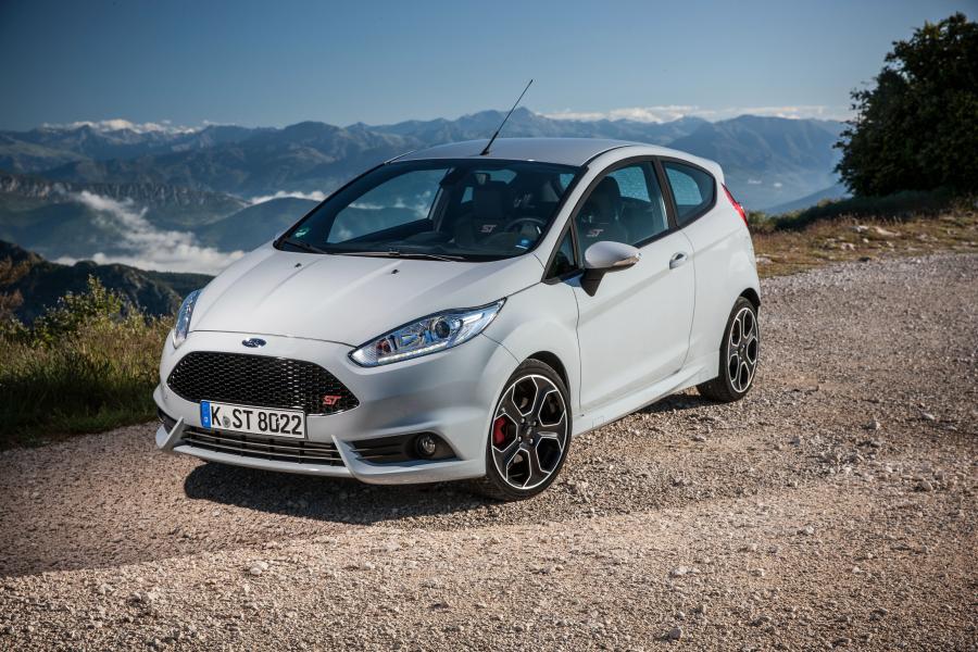  Ford Fiesta ST200 2016 года  (фото 31 из 36)